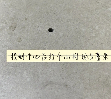 滦平瓷砖空鼓维修公司专业解答在瓷砖铺贴过程中，如果砂料搅拌不均匀，将会带来以下问题